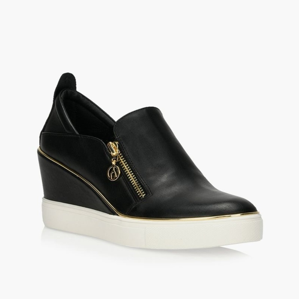 Wishbone Women’s Sabrena Black Slip-On Casual Wedge Sneakers Size 9.5 US